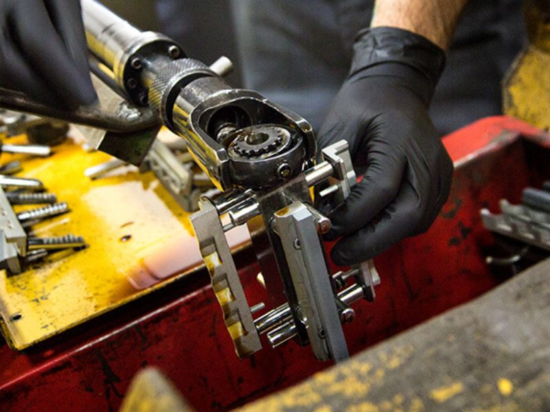 Pochopte technológiu a aplikáciu synchronizácie hydraulického valca