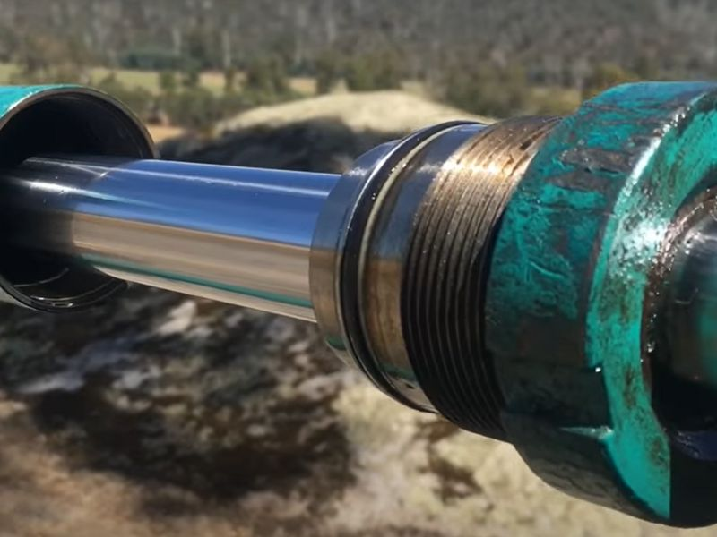 Pochopenie základných konceptov mazania hydraulických valcov